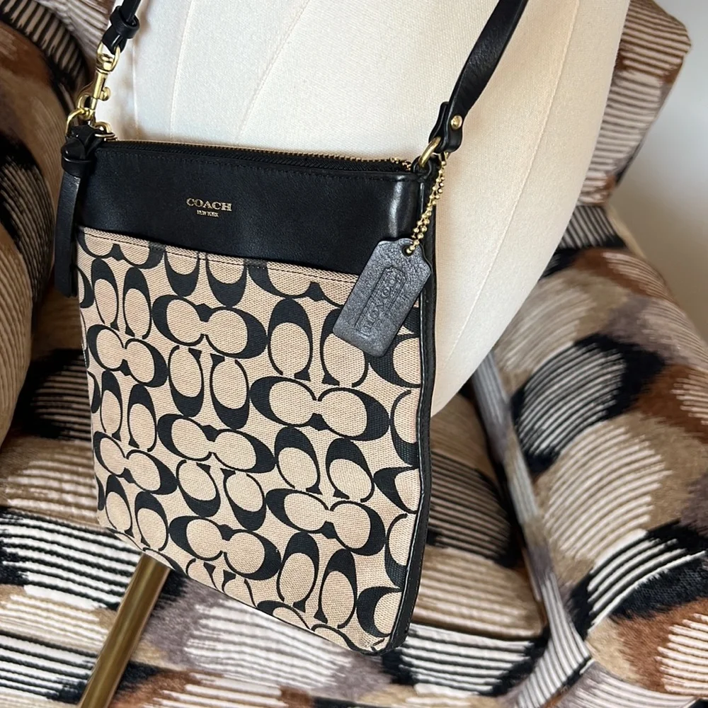 Coach North/South Signature Swingpack Crossbody